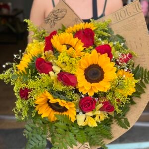 Buquê de rosas e girassol Poesia
